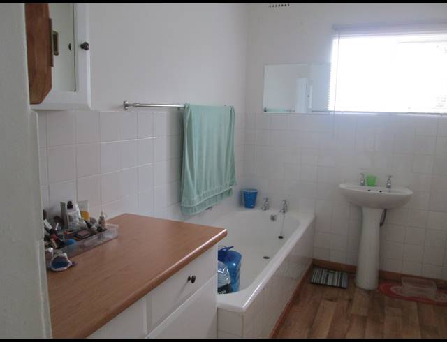 3 BEDROOM FREEHOLD SOLD IN HOWICK NORTH